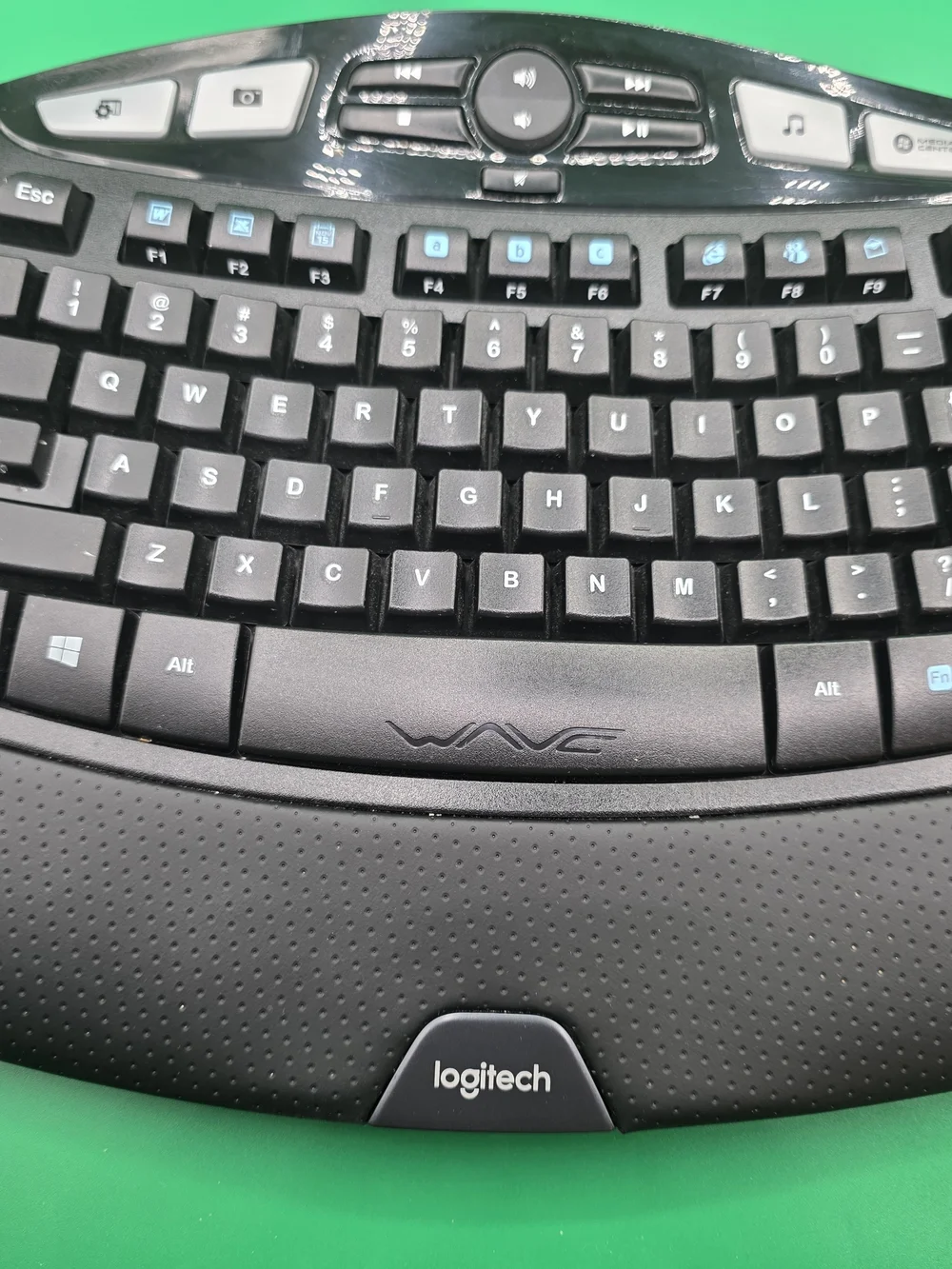 Logitech K350 Wave Wireless Keyboard & M325 Mouse Combo